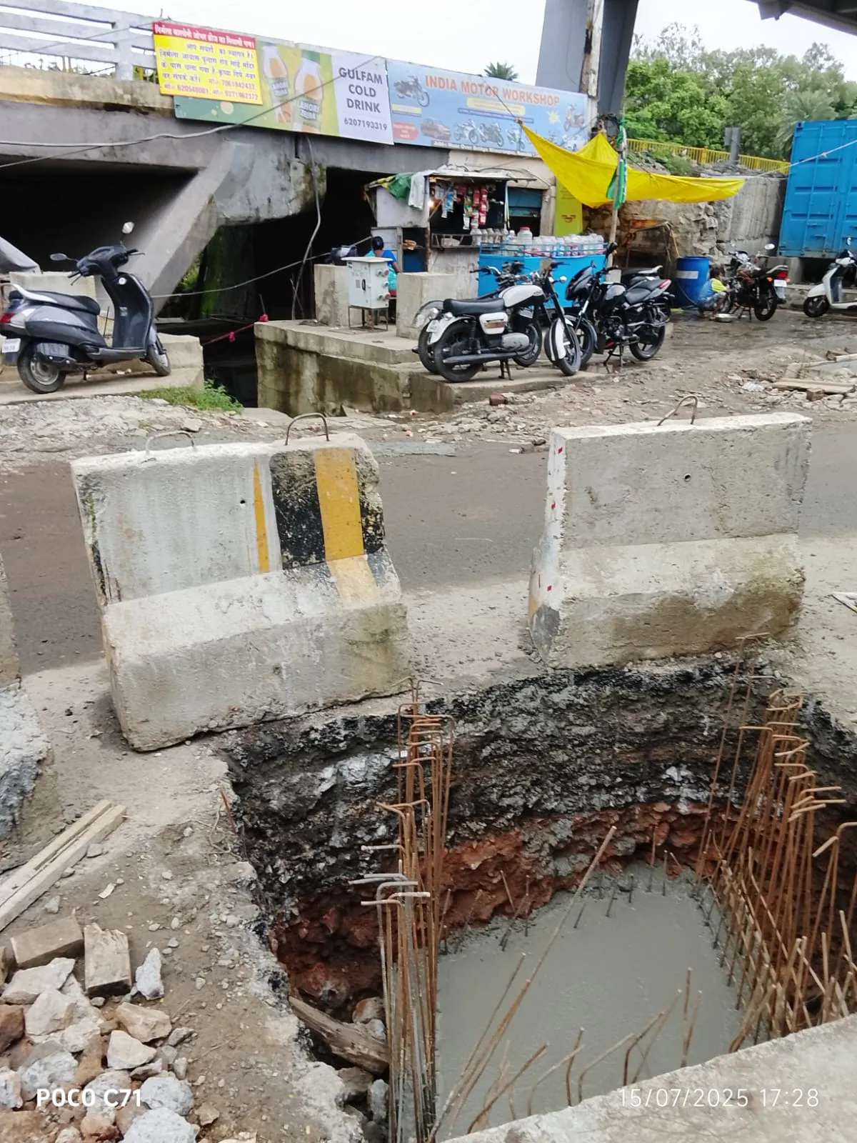 Site engineer conducting HDD piloting survey with underground locator